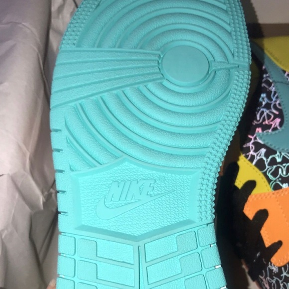 Air jordan 1 Mid “Lucky Charms” - Picture 3 of 4